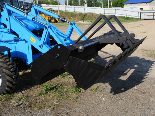 экскаватор-погрузчик pi makina pi1022а (разновеликие колеса)